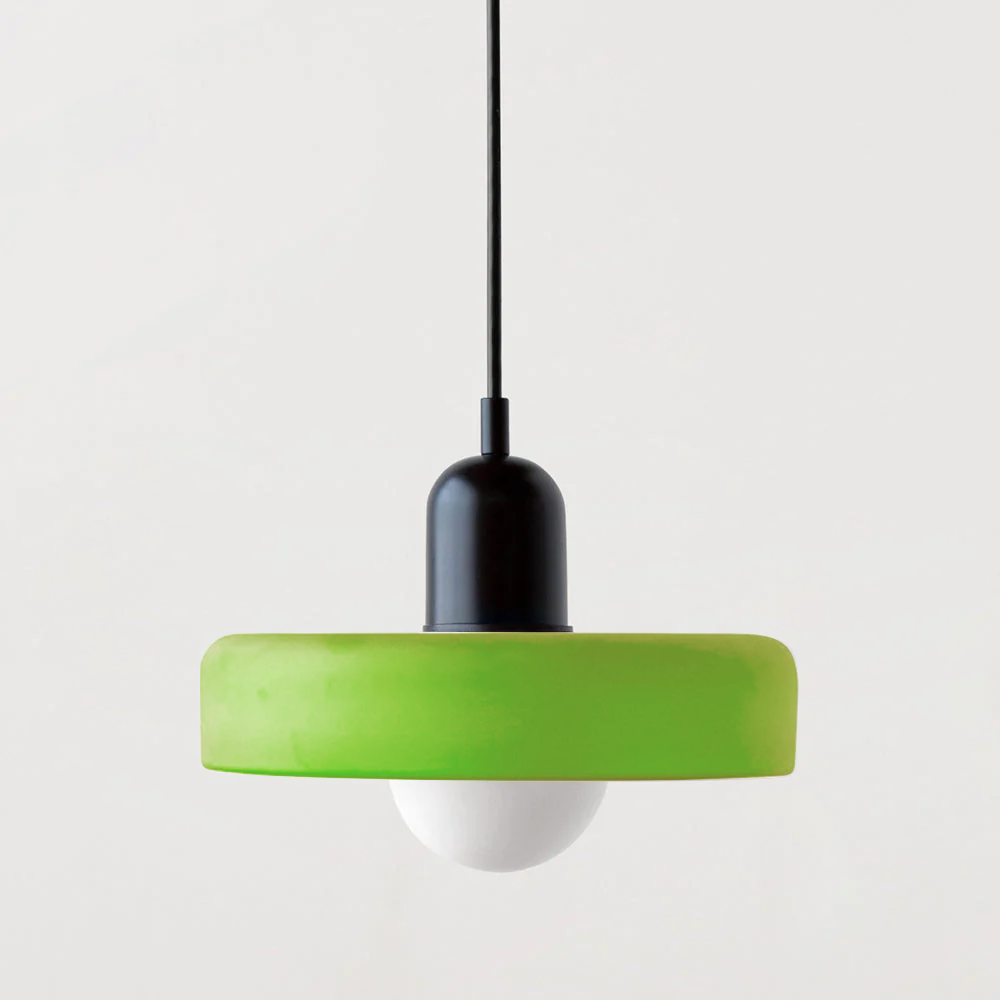 Suspension En Verre Coloré Style Bauhaus Pour Ambiance Contemporaine