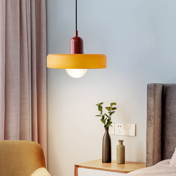 Suspension En Verre Coloré Style Bauhaus Pour Ambiance Contemporaine
