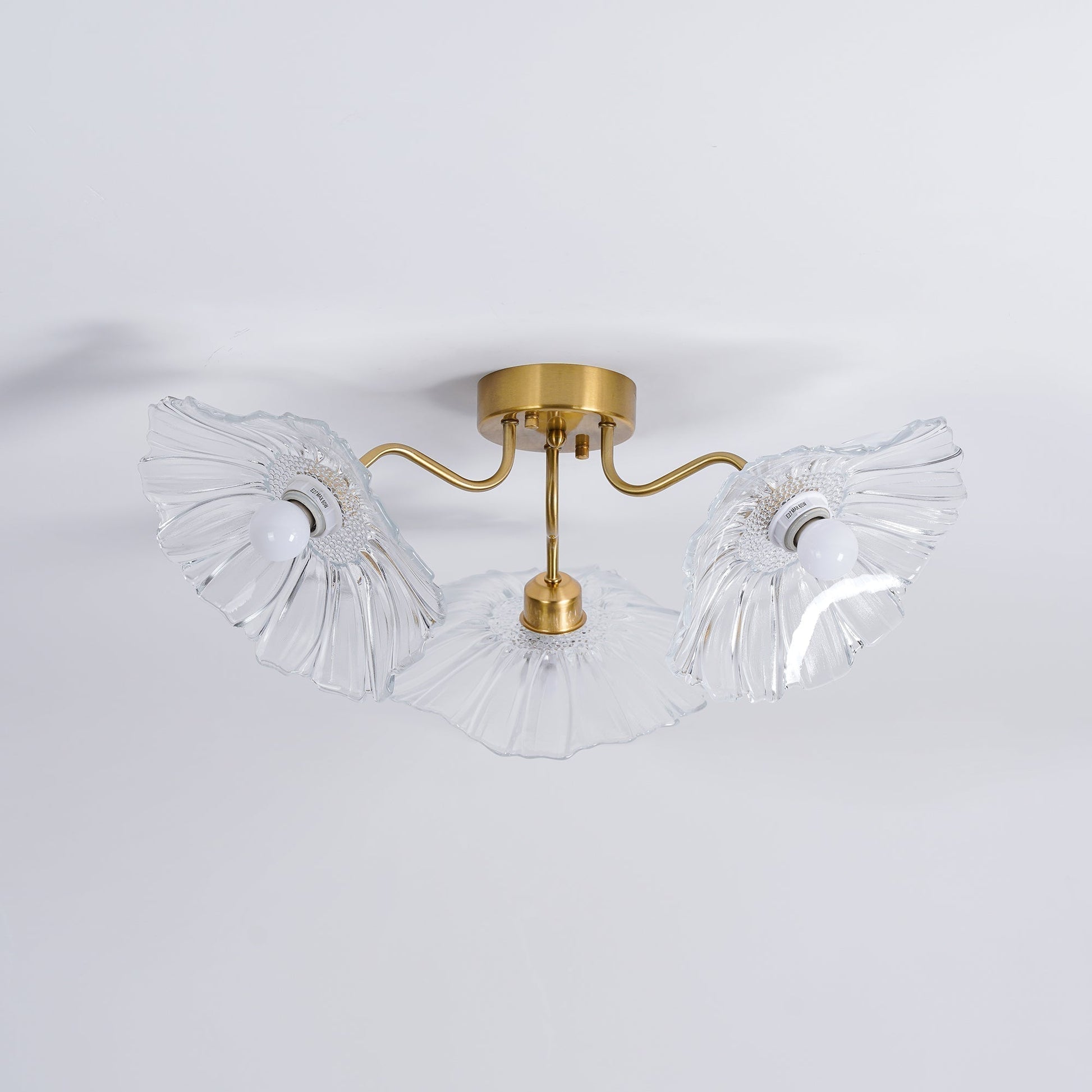 Solara Plafonnier en Verre Feuille avec Laiton Élégant - Neutralighting