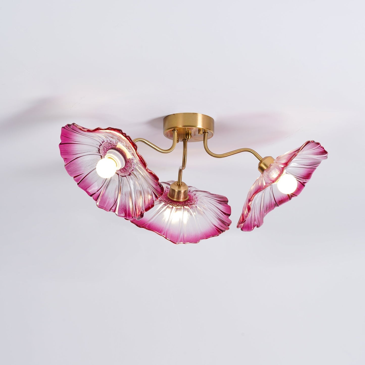 Solara Plafonnier en Verre Feuille avec Laiton Élégant - Neutralighting