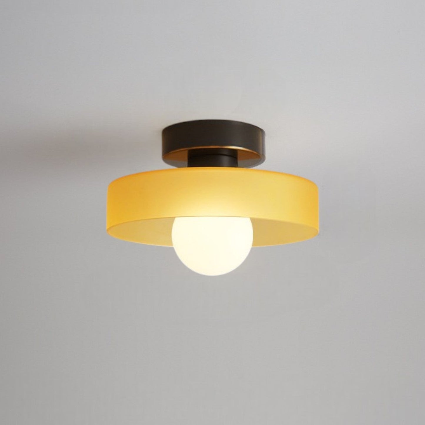 Plafonnier Géométrique Moderne Pour Éclairage Élégant Et Sobre