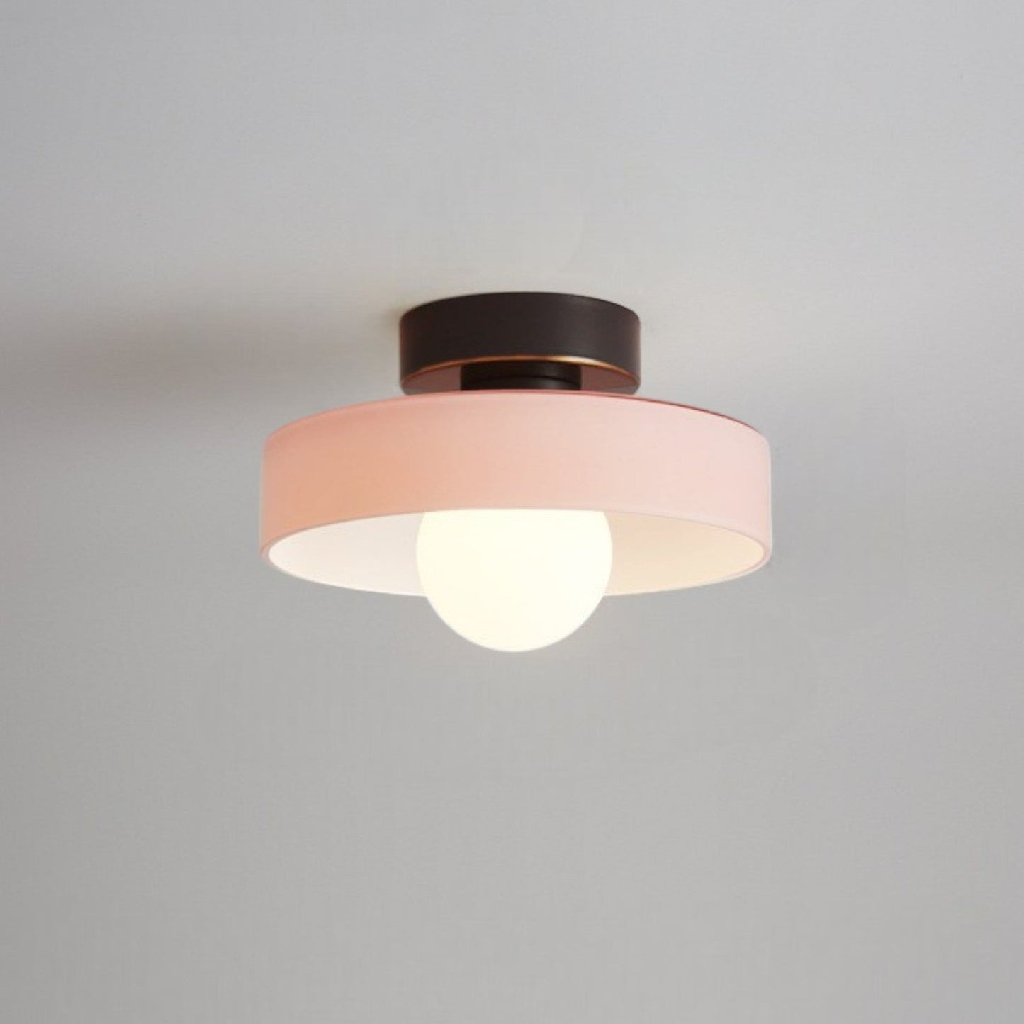 Plafonnier Géométrique Moderne Pour Éclairage Élégant Et Sobre