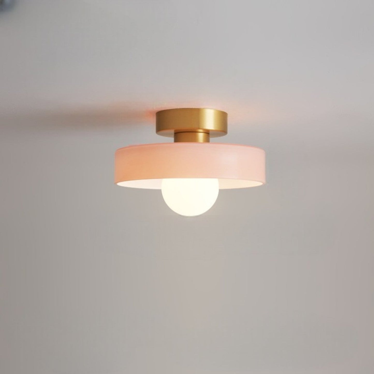 Plafonnier Géométrique Moderne Pour Éclairage Élégant Et Sobre