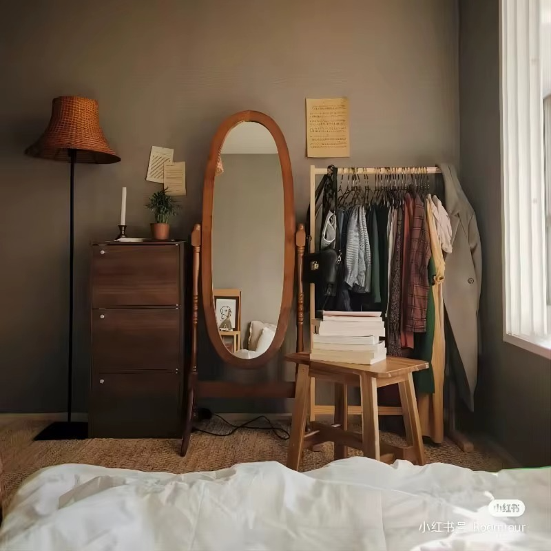 Miroir sur pied en bois style vintage