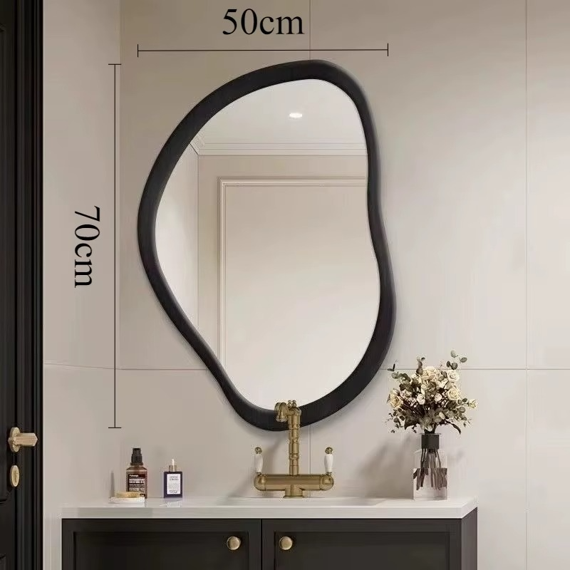 Miroir mural irrégulier en noyer