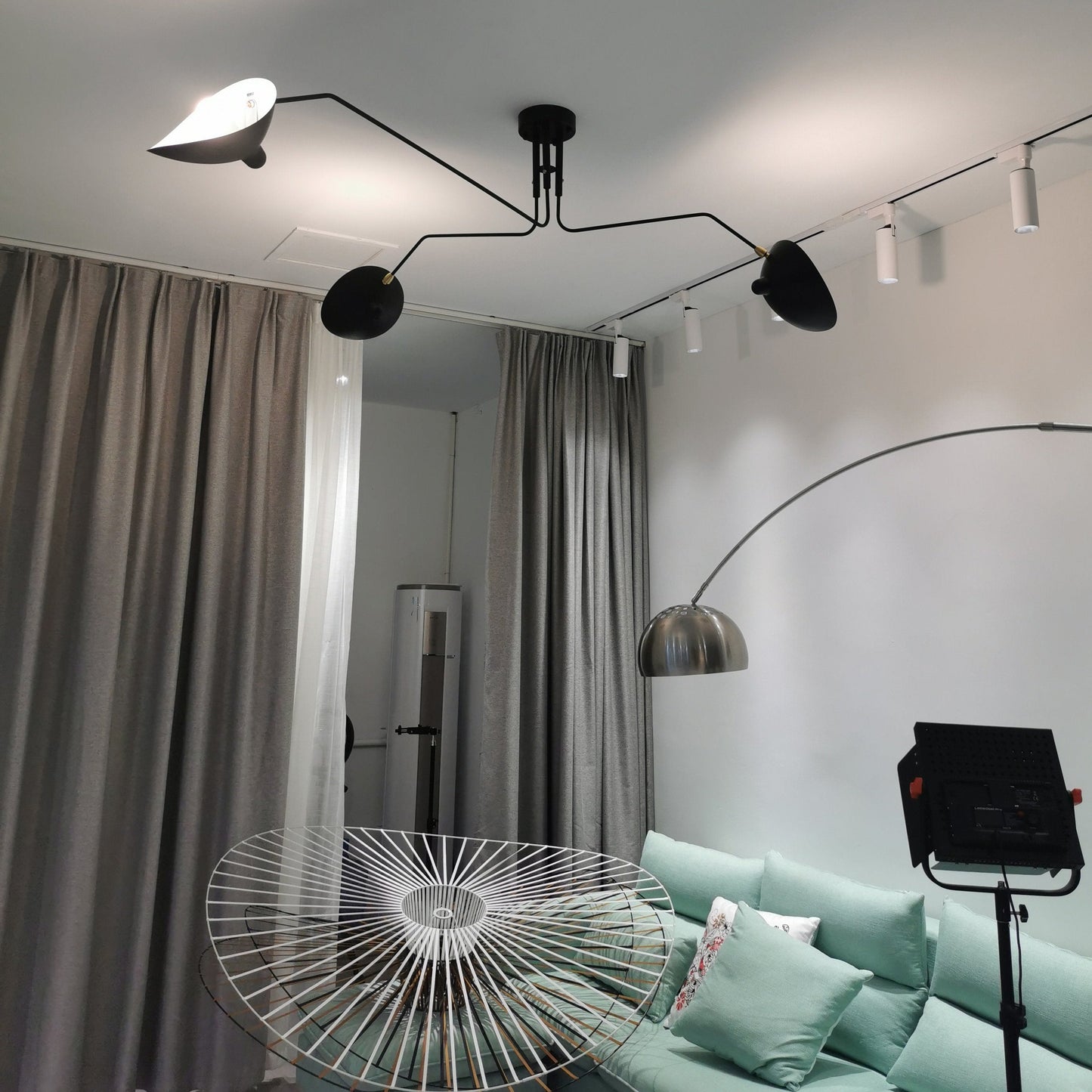 Plafonnier à Bras Articulés en Métal Pour Éclairage Design