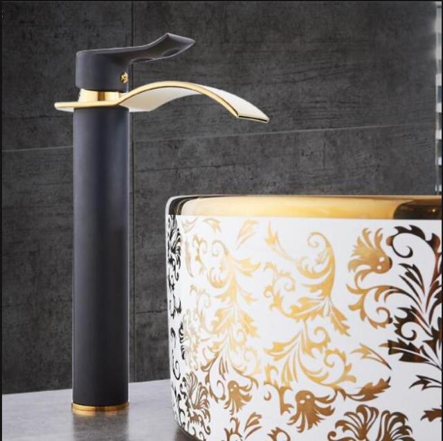 Robinet de lavabo contemporain en laiton à effet cascade, mitigeur de salle de bains à poignée unique
