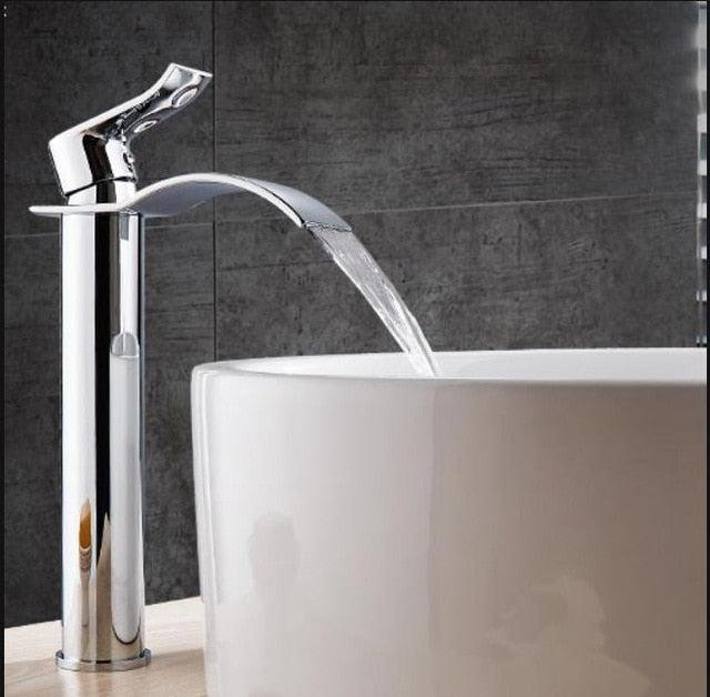 Robinet de lavabo contemporain en laiton à effet cascade, mitigeur de salle de bains à poignée unique