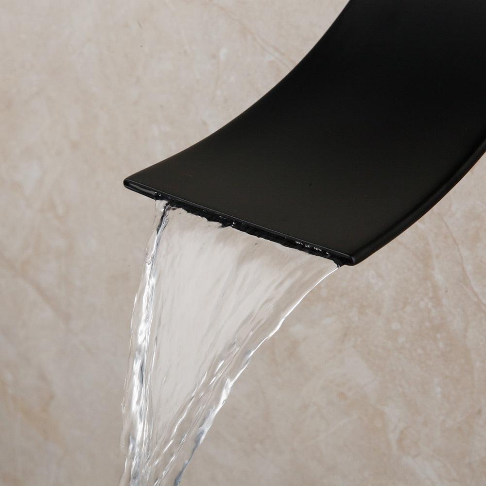 Pommeau de douche carré noir mat à effet pluie avec vanne mitigeuse et bec de remplissage pour baignoire