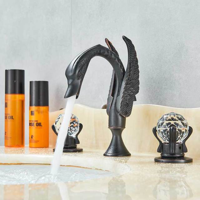 Robinet de lavabo de luxe Swan à montage sur plage, avec deux poignées en cristal