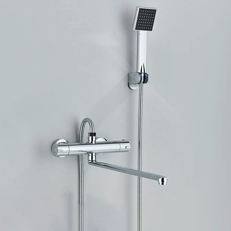 Robinet de baignoire mural moderne avec long bec et douchette