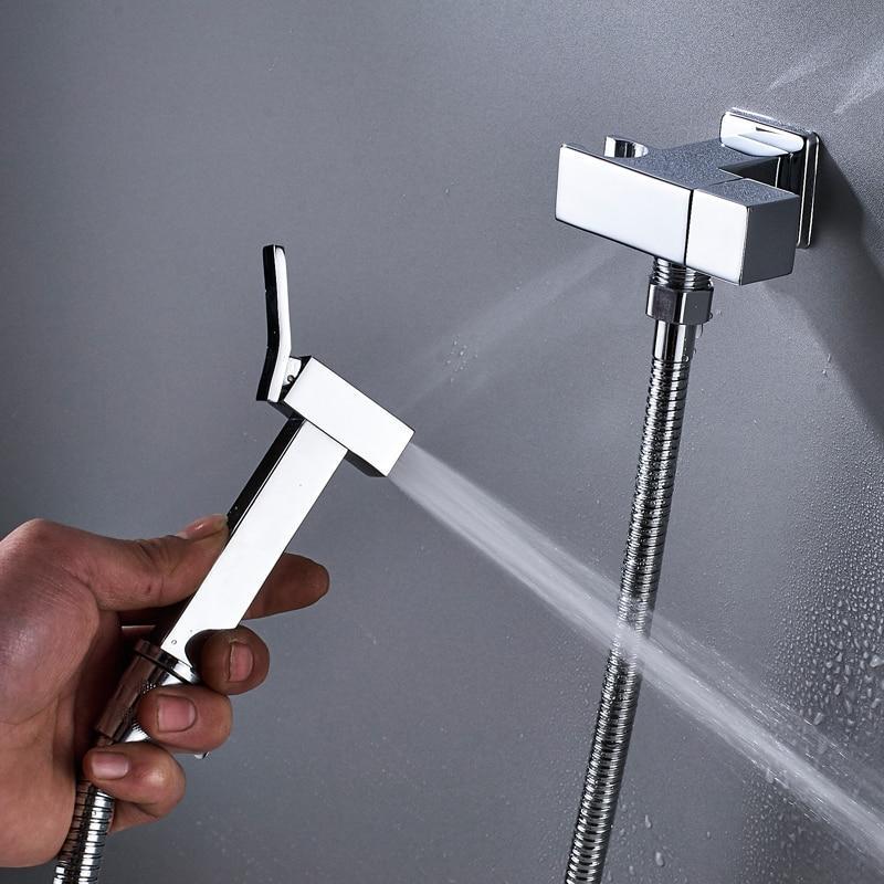 Ensemble durable de douchette pour bidet murale en laiton poli à poignée unique