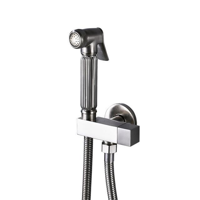 Ensemble durable de douchette pour bidet murale en laiton poli à poignée unique